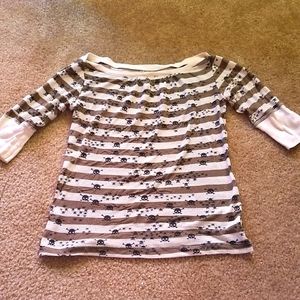 SOLD Olive green skull boat neck Tee with 3/4 sleeves YGK Hot Topic got med